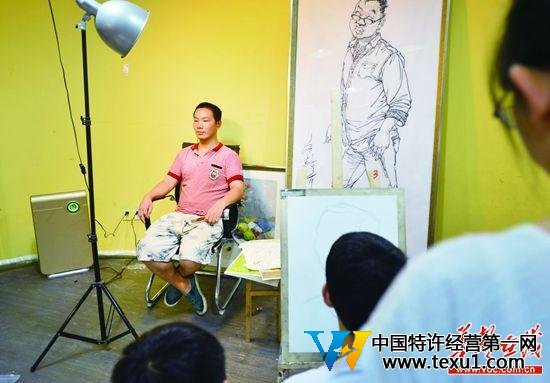 長沙一29歲男子啃老被趕出家門 狀告父母不養