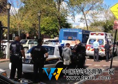 警方事后帶走涉及打斗的中國人