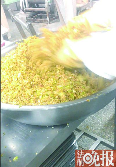 超市食品代工廠衛生情況堪憂 包子摻“假肉”