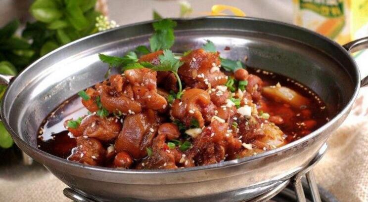 干鍋餐飲加盟店怎么運營